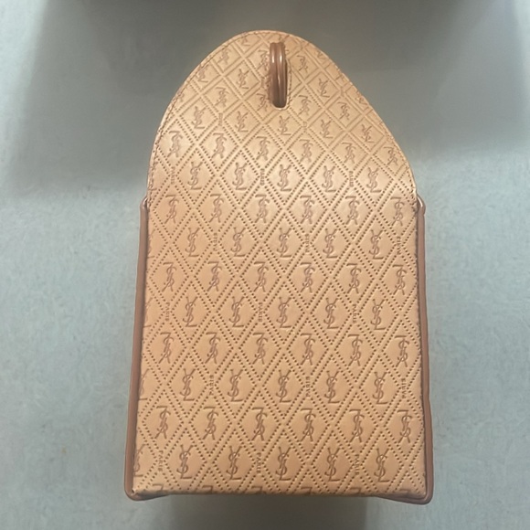 TAKE-AWAY BOX IN VEGETABLE-TANNED LEATHER
DUSTY VINTAGE BROWN GOLD - Picture 4 of 5